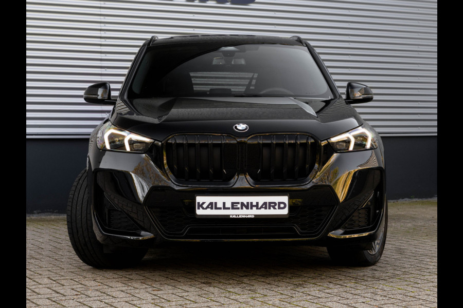 BMW X1 sDrive18i M-Sport Pro - Pano - Trekhaak - Driving Ass Plus - Harman Kardon
