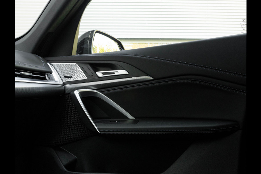 BMW X1 sDrive18i M-Sport Pro - Pano - Trekhaak - Driving Ass Plus - Harman Kardon