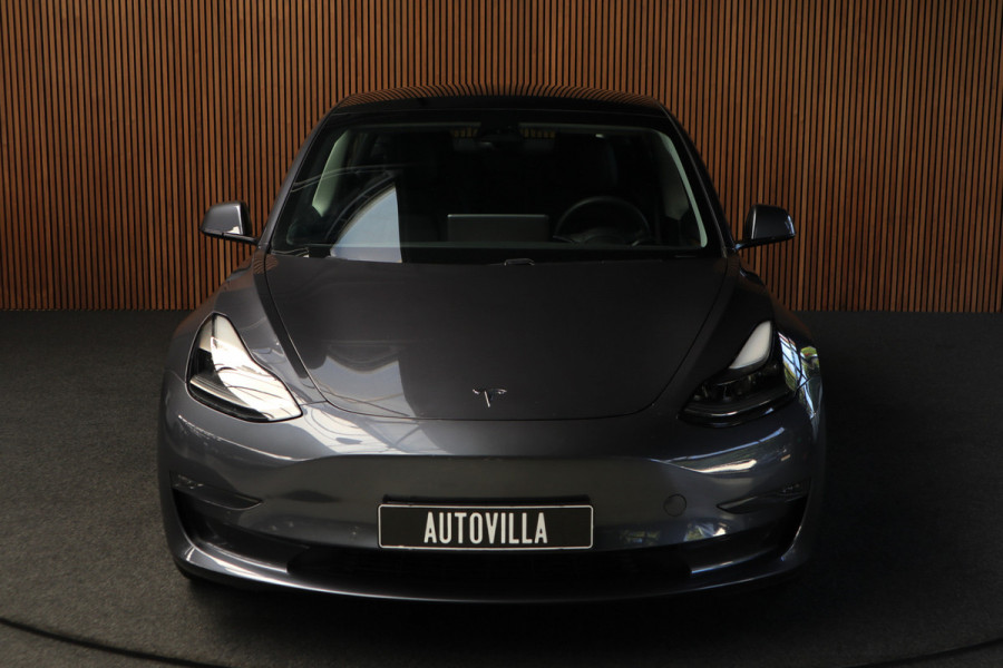 Tesla Model 3 Long Range AWD Dual Motor 75 kWh Autopilot ACC 360° Stuurverwarming Leer PDC Navi Panoramadak Elektr. achterklep Stoelverwarming voor & achter Climate voor & achter LM velgen BTW auto! Nieuw!