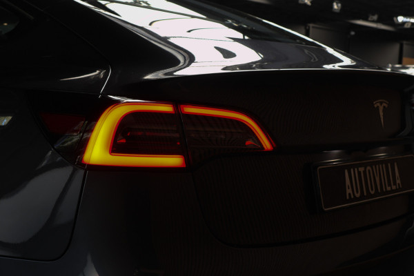 Tesla Model 3 Long Range AWD Dual Motor 75 kWh Autopilot ACC 360° Stuurverwarming Leer PDC Navi Panoramadak Elektr. achterklep Stoelverwarming voor & achter Climate voor & achter LM velgen BTW auto! Nieuw!