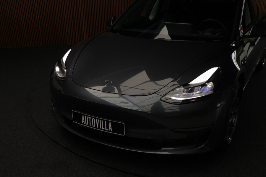 Tesla Model 3 Long Range AWD Dual Motor 75 kWh Autopilot ACC 360° Stuurverwarming Leer PDC Navi Panoramadak Elektr. achterklep Stoelverwarming voor & achter Climate voor & achter LM velgen BTW auto! Nieuw!