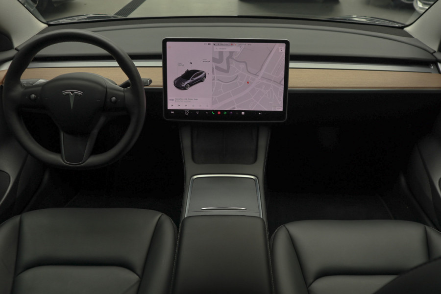 Tesla Model 3 Long Range AWD Dual Motor 75 kWh Autopilot ACC 360° Stuurverwarming Leer PDC Navi Panoramadak Elektr. achterklep Stoelverwarming voor & achter Climate voor & achter LM velgen BTW auto! Nieuw!