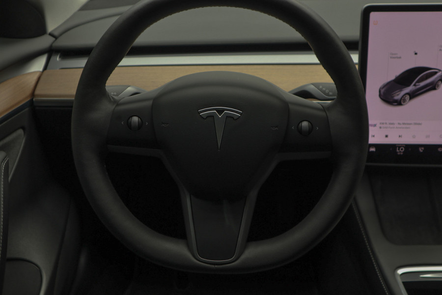 Tesla Model 3 Long Range AWD Dual Motor 75 kWh Autopilot ACC 360° Stuurverwarming Leer PDC Navi Panoramadak Elektr. achterklep Stoelverwarming voor & achter Climate voor & achter LM velgen BTW auto! Nieuw!