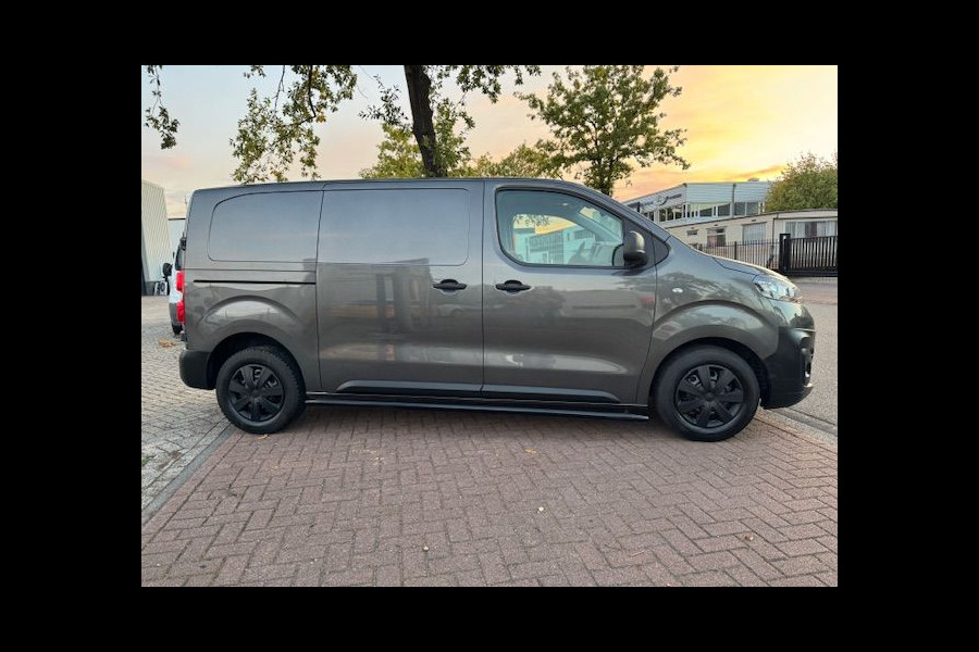 Opel Vivaro 2.0 CDTI 145pk Euro 6 L2 H1 Edition 3Persoons Airco,Cruisecontrol,Navigatie Nette Auto Opel Vivaro 2.0 CDTI 145pk Euro 6 L2 H1 Edition 3Persoons Airco,Cruisecontrol,Navigatie Nette Auto
