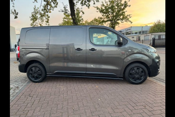 Opel Vivaro 2.0 CDTI 145pk Euro 6 L2 H1 Edition 3Persoons Airco,Cruisecontrol,Navigatie Nette Auto Opel Vivaro 2.0 CDTI 145pk Euro 6 L2 H1 Edition 3Persoons Airco,Cruisecontrol,Navigatie Nette Auto