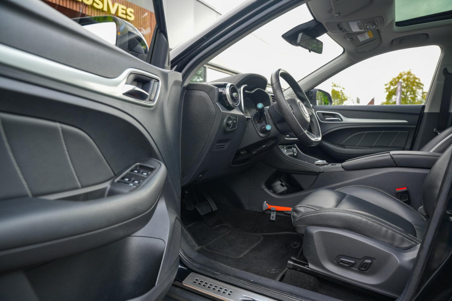MG Mg Zs EV Luxury 45 kWh Panodak Camera Adaptive Cruise Keyless Leer Navigatie Carplay