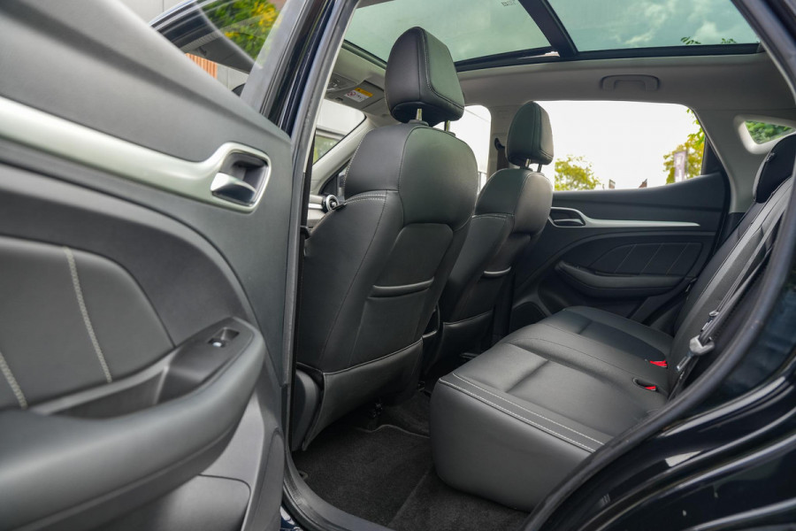 MG Mg Zs EV Luxury 45 kWh Panodak Camera Adaptive Cruise Keyless Leer Navigatie Carplay