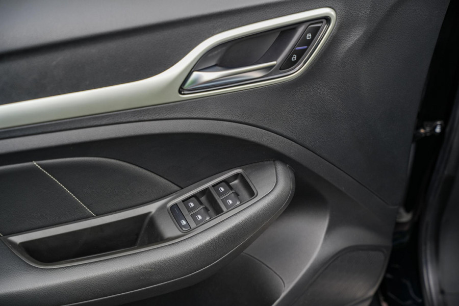 MG Mg Zs EV Luxury 45 kWh Panodak Camera Adaptive Cruise Keyless Leer Navigatie Carplay