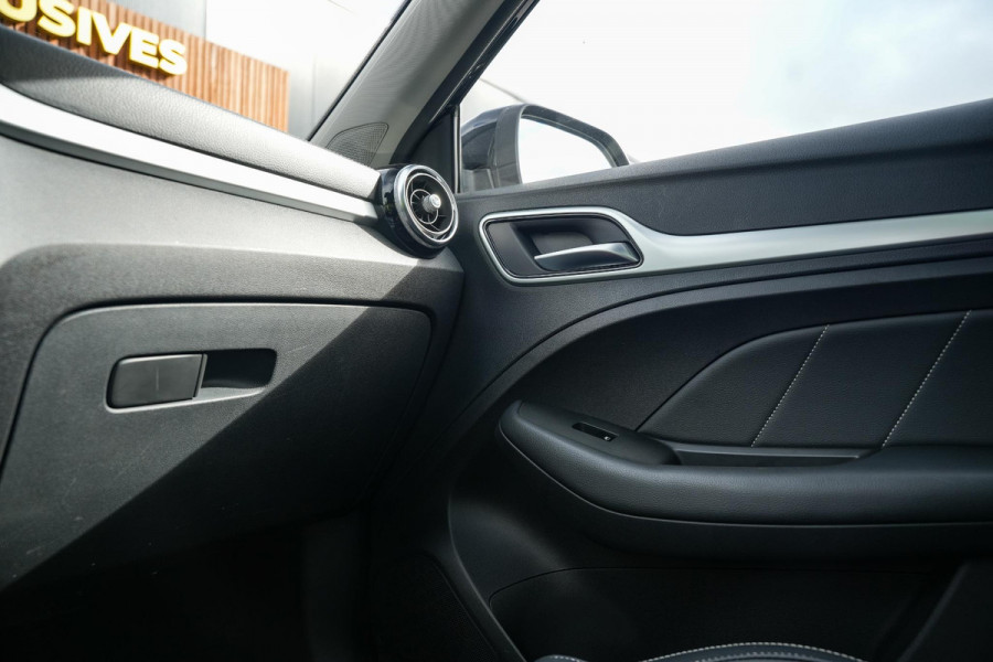 MG Mg Zs EV Luxury 45 kWh Panodak Camera Adaptive Cruise Keyless Leer Navigatie Carplay