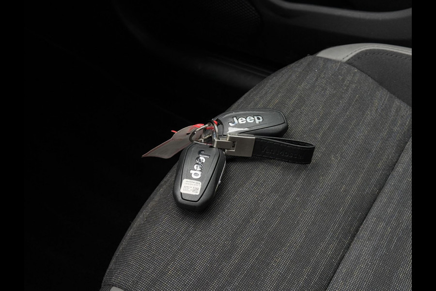Jeep Avenger Longitude 54 kWh | Navi | Carplay | Stoelverwarming |