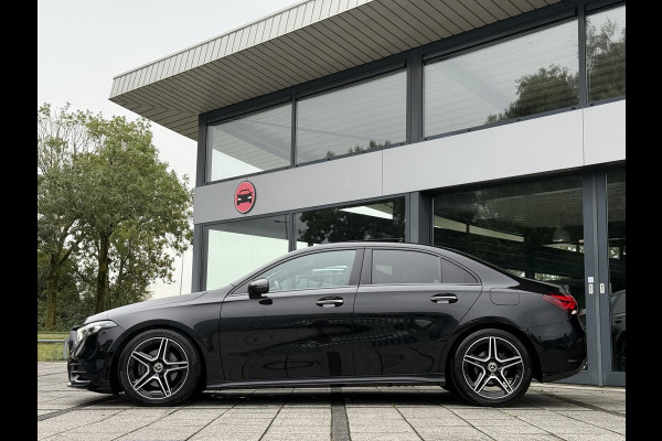 Mercedes-Benz A-Klasse 180d Aut. Business Sol. AMG | Panorama | Mood Light Sfeer | Burmester | Memory | Multi Beam | Full