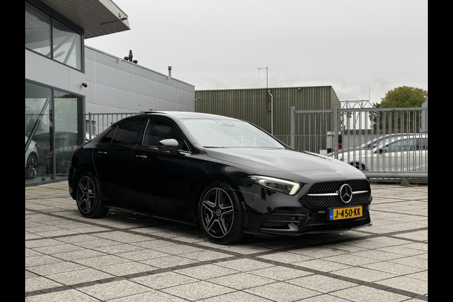 Mercedes-Benz A-Klasse 180d Aut. Business Sol. AMG | Panorama | Mood Light Sfeer | Burmester | Memory | Multi Beam | Full