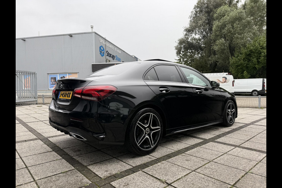Mercedes-Benz A-Klasse 180d Aut. Business Sol. AMG | Panorama | Mood Light Sfeer | Burmester | Memory | Multi Beam | Full