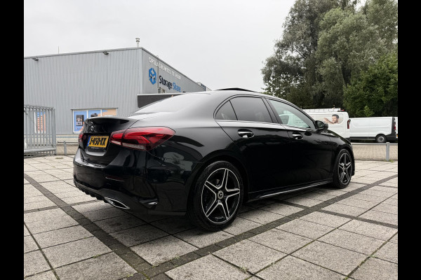 Mercedes-Benz A-Klasse 180d Aut. Business Sol. AMG | Panorama | Mood Light Sfeer | Burmester | Memory | Multi Beam | Full