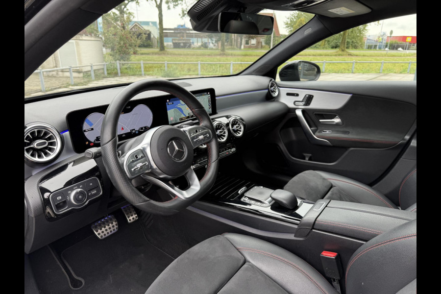 Mercedes-Benz A-Klasse 180d Aut. Business Sol. AMG | Panorama | Mood Light Sfeer | Burmester | Memory | Multi Beam | Full