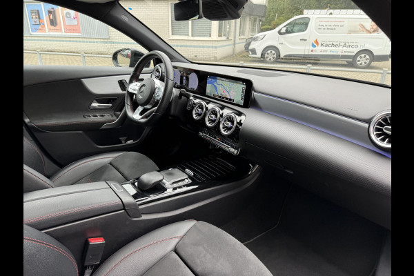 Mercedes-Benz A-Klasse 180d Aut. Business Sol. AMG | Panorama | Mood Light Sfeer | Burmester | Memory | Multi Beam | Full