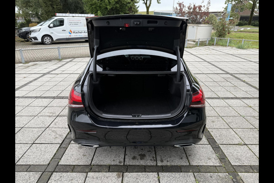 Mercedes-Benz A-Klasse 180d Aut. Business Sol. AMG | Panorama | Mood Light Sfeer | Burmester | Memory | Multi Beam | Full
