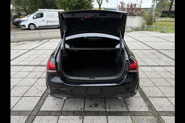 Mercedes-Benz A-Klasse 180d Aut. Business Sol. AMG | Panorama | Mood Light Sfeer | Burmester | Memory | Multi Beam | Full