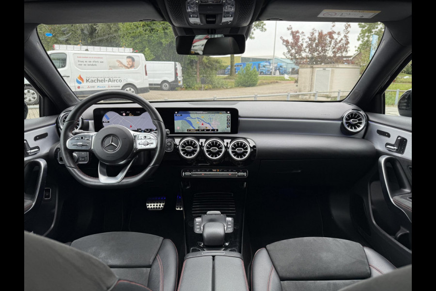 Mercedes-Benz A-Klasse 180d Aut. Business Sol. AMG | Panorama | Mood Light Sfeer | Burmester | Memory | Multi Beam | Full