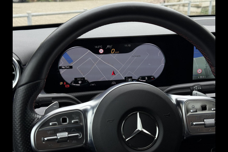 Mercedes-Benz A-Klasse 180d Aut. Business Sol. AMG | Panorama | Mood Light Sfeer | Burmester | Memory | Multi Beam | Full