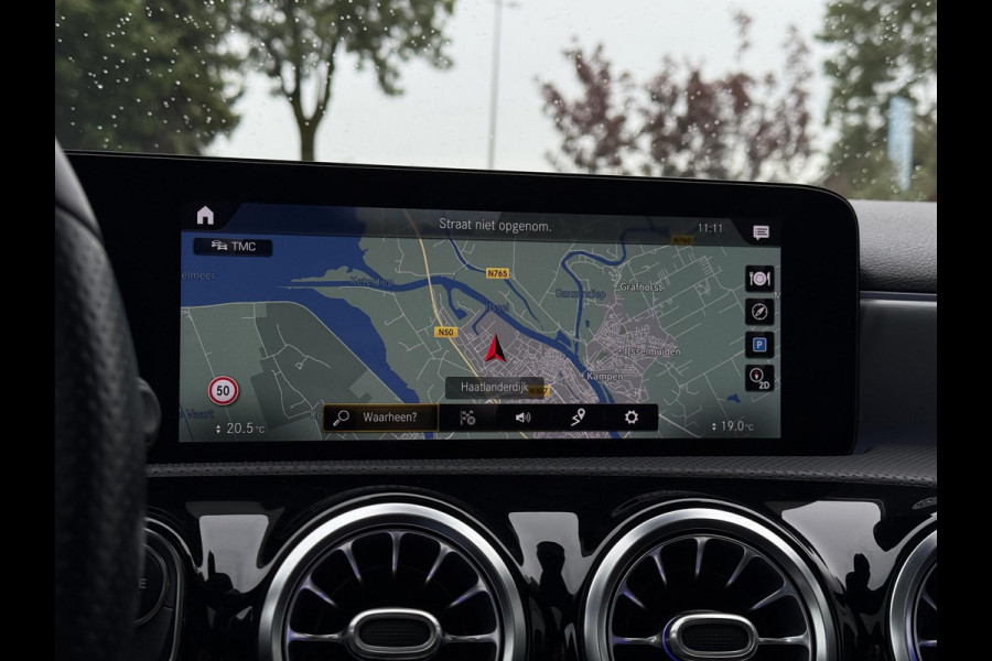 Mercedes-Benz A-Klasse 180d Aut. Business Sol. AMG | Panorama | Mood Light Sfeer | Burmester | Memory | Multi Beam | Full