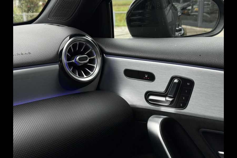 Mercedes-Benz A-Klasse 180d Aut. Business Sol. AMG | Panorama | Mood Light Sfeer | Burmester | Memory | Multi Beam | Full