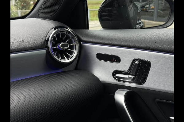 Mercedes-Benz A-Klasse 180d Aut. Business Sol. AMG | Panorama | Mood Light Sfeer | Burmester | Memory | Multi Beam | Full