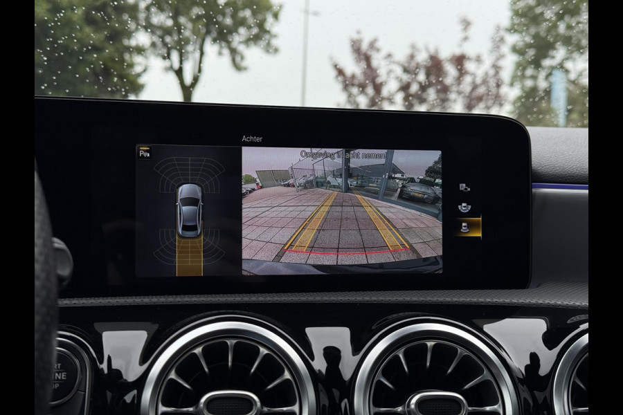Mercedes-Benz A-Klasse 180d Aut. Business Sol. AMG | Panorama | Mood Light Sfeer | Burmester | Memory | Multi Beam | Full