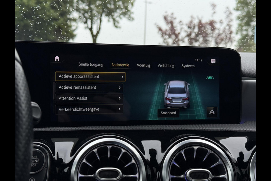 Mercedes-Benz A-Klasse 180d Aut. Business Sol. AMG | Panorama | Mood Light Sfeer | Burmester | Memory | Multi Beam | Full