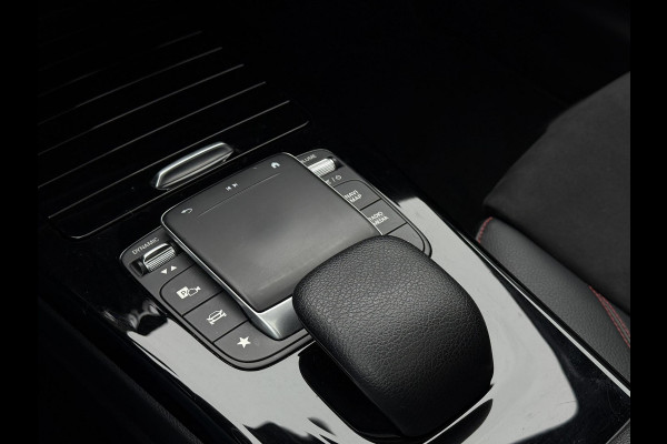 Mercedes-Benz A-Klasse 180d Aut. Business Sol. AMG | Panorama | Mood Light Sfeer | Burmester | Memory | Multi Beam | Full