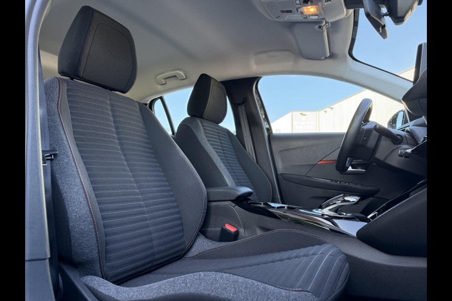 Peugeot e-208 EV Aut. Active Pack 50 kWh | Navi | Carplay | Stoel Verwarming | Cruise Control |