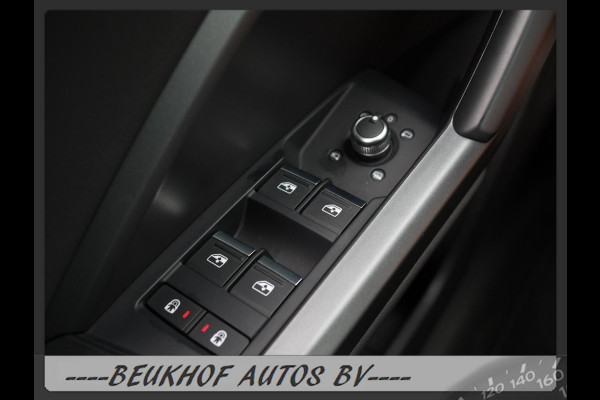 Audi Q3 35 TFSI S-Line Sport Trekhaak Carplay Leer Xenon Pdc