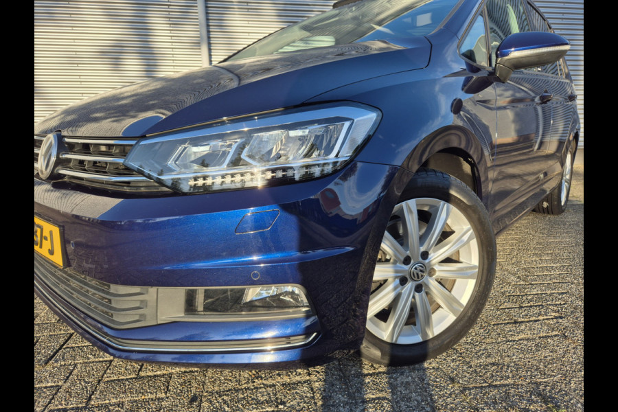 Volkswagen Touran 1.5 TSI Automaat Comfortline Business 7p LEd,Panorama,Nav/Camera Volkswagen Touran 1.5 TSI Automaat Comfortline Business 7p LEd,Panorama,Nav/Camera