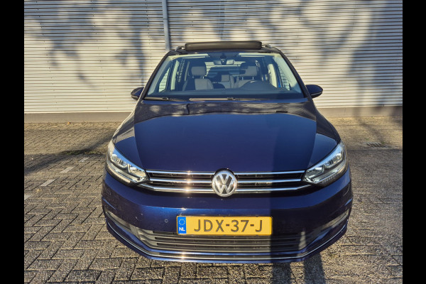 Volkswagen Touran 1.5 TSI Automaat Comfortline Business 7p LEd,Panorama,Nav/Camera Volkswagen Touran 1.5 TSI Automaat Comfortline Business 7p LEd,Panorama,Nav/Camera