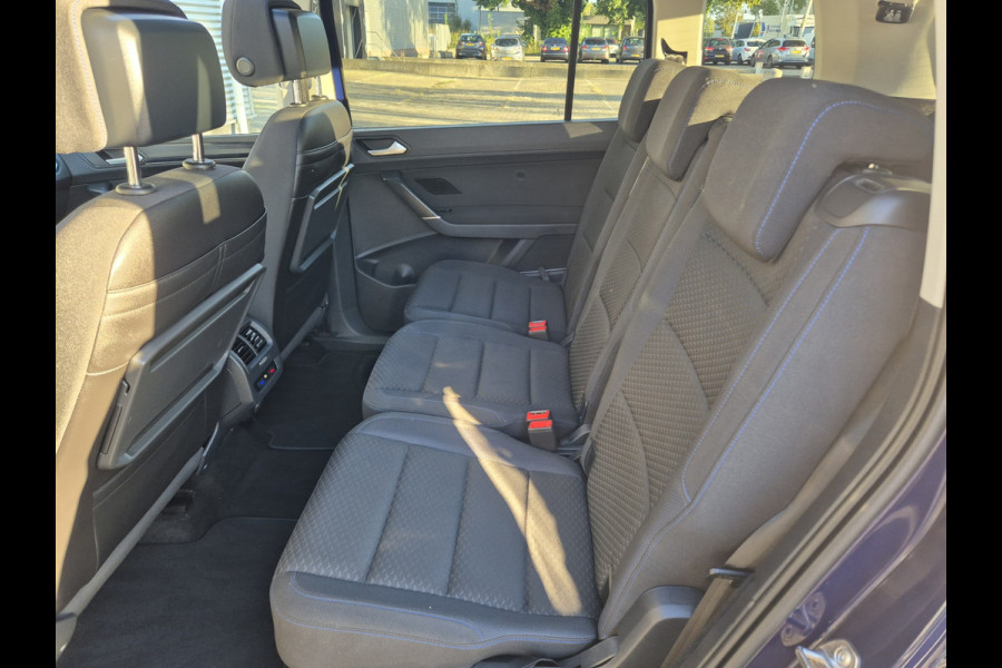 Volkswagen Touran 1.5 TSI Automaat Comfortline Business 7p LEd,Panorama,Nav/Camera Volkswagen Touran 1.5 TSI Automaat Comfortline Business 7p LEd,Panorama,Nav/Camera