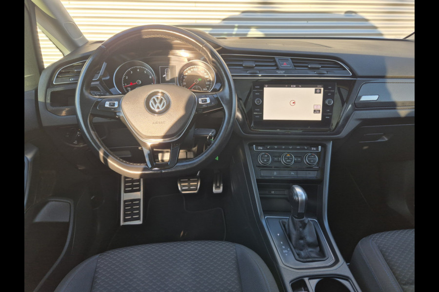 Volkswagen Touran 1.5 TSI Automaat Comfortline Business 7p LEd,Panorama,Nav/Camera Volkswagen Touran 1.5 TSI Automaat Comfortline Business 7p LEd,Panorama,Nav/Camera