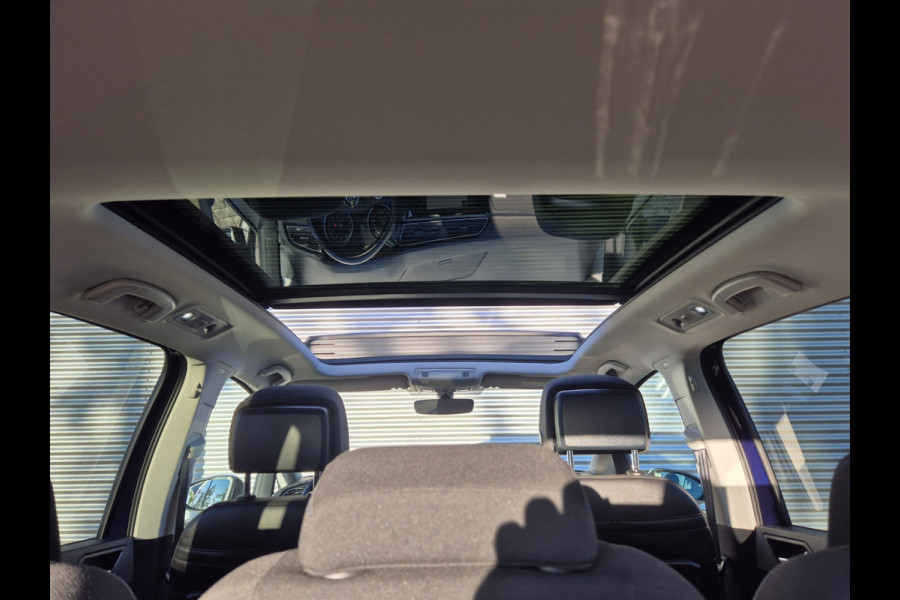 Volkswagen Touran 1.5 TSI Automaat Comfortline Business 7p LEd,Panorama,Nav/Camera Volkswagen Touran 1.5 TSI Automaat Comfortline Business 7p LEd,Panorama,Nav/Camera