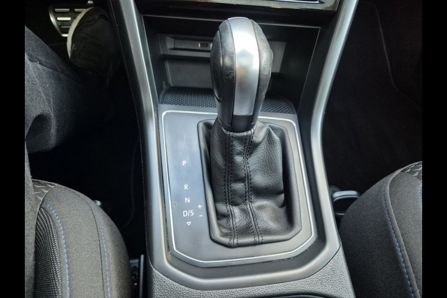 Volkswagen Touran 1.5 TSI Automaat Comfortline Business 7p LEd,Panorama,Nav/Camera Volkswagen Touran 1.5 TSI Automaat Comfortline Business 7p LEd,Panorama,Nav/Camera