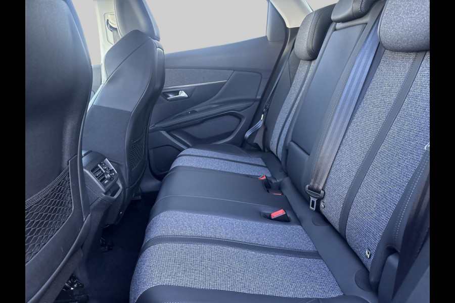 Peugeot 3008 1.2 PureTech Blue Lease Premium  | automaat | navigatie | 19" velgen | trekhaak | nieuwe distributieriem Peugeot 3008 1.2 PureTech Blue Lease Premium  | automaat | navigatie | 19" velgen | trekhaak | nieuwe distributieriem