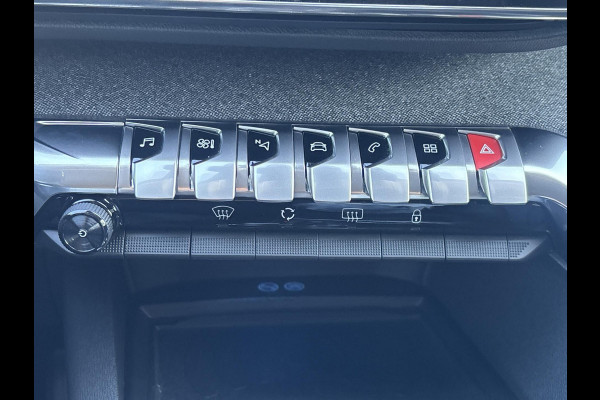 Peugeot 3008 1.2 PureTech Blue Lease Premium  | automaat | navigatie | 19" velgen | trekhaak | nieuwe distributieriem Peugeot 3008 1.2 PureTech Blue Lease Premium  | automaat | navigatie | 19" velgen | trekhaak | nieuwe distributieriem