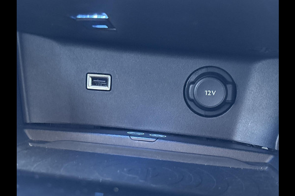 Peugeot 3008 1.2 PureTech Blue Lease Premium  | automaat | navigatie | 19" velgen | trekhaak | nieuwe distributieriem Peugeot 3008 1.2 PureTech Blue Lease Premium  | automaat | navigatie | 19" velgen | trekhaak | nieuwe distributieriem