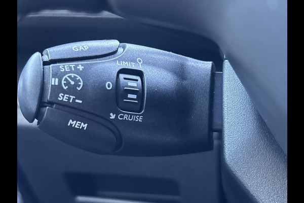 Peugeot 3008 1.2 PureTech Blue Lease Premium  | automaat | navigatie | 19" velgen | trekhaak | nieuwe distributieriem Peugeot 3008 1.2 PureTech Blue Lease Premium  | automaat | navigatie | 19" velgen | trekhaak | nieuwe distributieriem