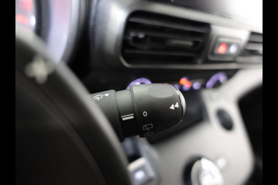 Citroën Berlingo 130PK Automaat L2 Navigatie Apple carplay/ Android Auto Cruise control Trekhaak parkeersensoren 3-Zits Euro6 Citroën Berlingo 130PK Automaat L2 Navigatie Apple carplay/ Android Auto Cruise control Trekhaak parkeersensoren 3-Zits Euro6