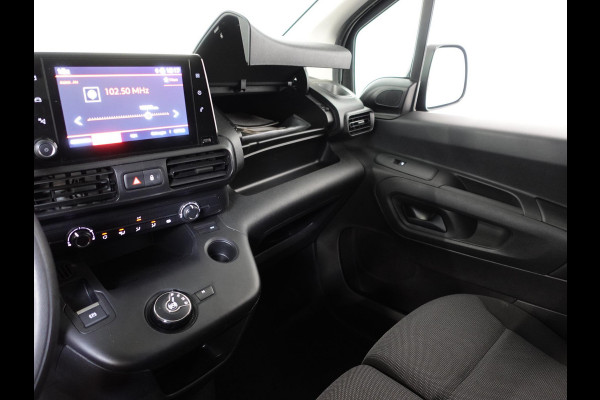 Citroën Berlingo 130PK Automaat L2 Navigatie Apple carplay/ Android Auto Cruise control Trekhaak parkeersensoren 3-Zits Euro6 Citroën Berlingo 130PK Automaat L2 Navigatie Apple carplay/ Android Auto Cruise control Trekhaak parkeersensoren 3-Zits Euro6