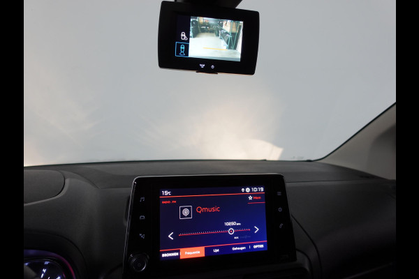 Citroën Berlingo 130PK Automaat L2 Navigatie Apple carplay/ Android Auto Cruise control Trekhaak parkeersensoren 3-Zits Euro6 Citroën Berlingo 130PK Automaat L2 Navigatie Apple carplay/ Android Auto Cruise control Trekhaak parkeersensoren 3-Zits Euro6