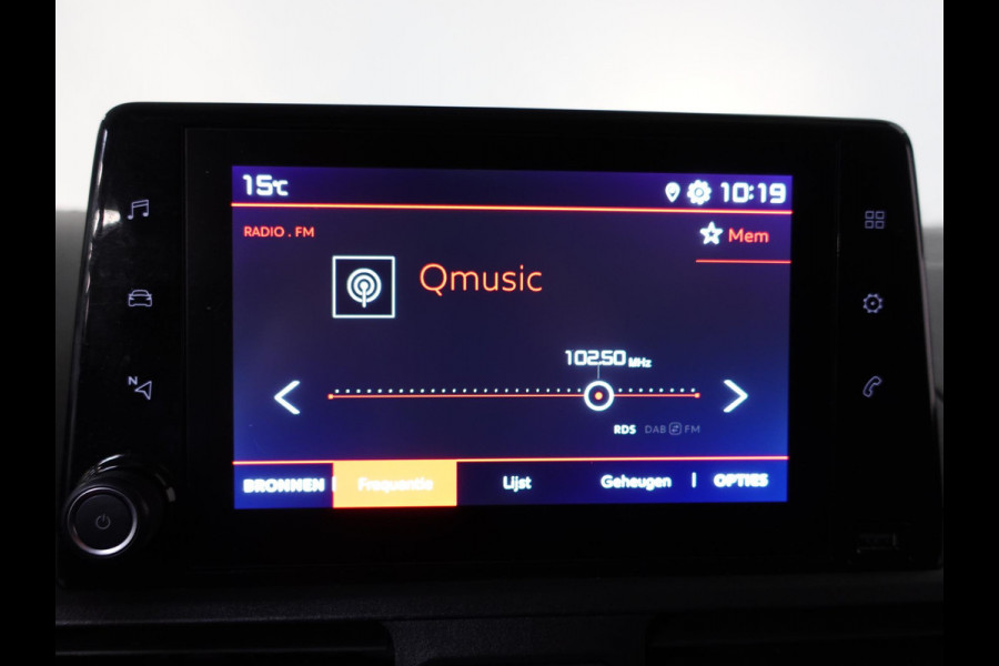 Citroën Berlingo 130PK Automaat L2 Navigatie Apple carplay/ Android Auto Cruise control Trekhaak parkeersensoren 3-Zits Euro6 Citroën Berlingo 130PK Automaat L2 Navigatie Apple carplay/ Android Auto Cruise control Trekhaak parkeersensoren 3-Zits Euro6