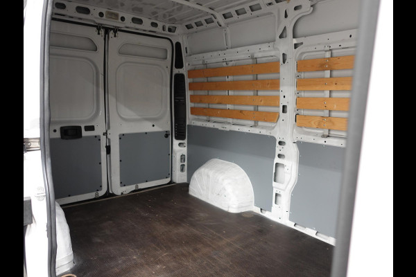 Citroën Jumper L2H2 120pk Navigatie Camera Airco Cruise control Trekhaak Sidebars 3-zits Euro6 Citroën Jumper L2H2 120pk Navigatie Camera Airco Cruise control Trekhaak Sidebars 3-zits Euro6