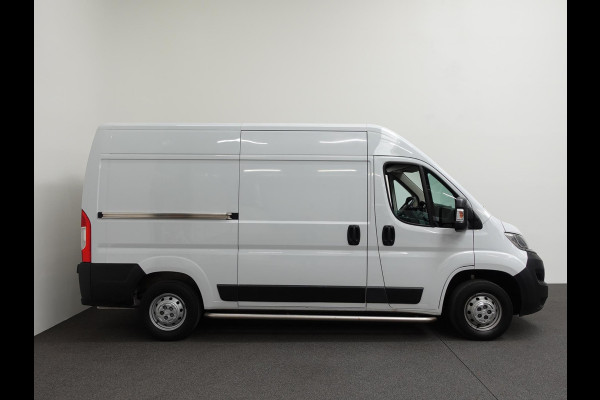 Citroën Jumper L2H2 120pk Navigatie Camera Airco Cruise control Trekhaak Sidebars 3-zits Euro6 Citroën Jumper L2H2 120pk Navigatie Camera Airco Cruise control Trekhaak Sidebars 3-zits Euro6