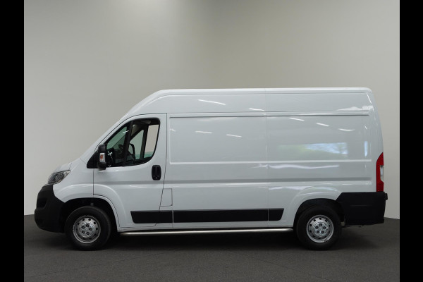 Citroën Jumper L2H2 120pk Navigatie Camera Airco Cruise control Trekhaak Sidebars 3-zits Euro6 Citroën Jumper L2H2 120pk Navigatie Camera Airco Cruise control Trekhaak Sidebars 3-zits Euro6