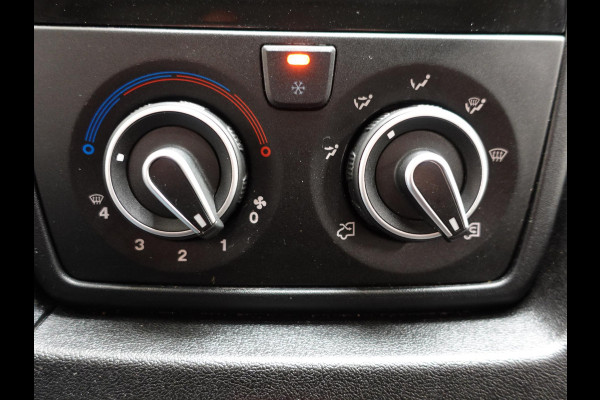 Citroën Jumper L2H2 120pk Navigatie Camera Airco Cruise control Trekhaak Sidebars 3-zits Euro6 Citroën Jumper L2H2 120pk Navigatie Camera Airco Cruise control Trekhaak Sidebars 3-zits Euro6